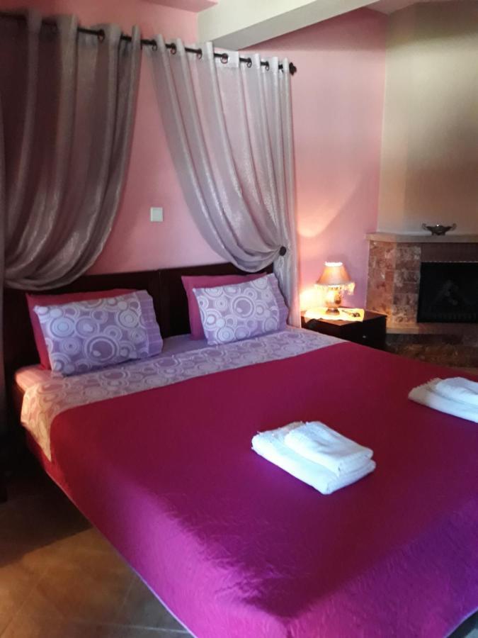 To Konaki Loutraki  Exterior photo