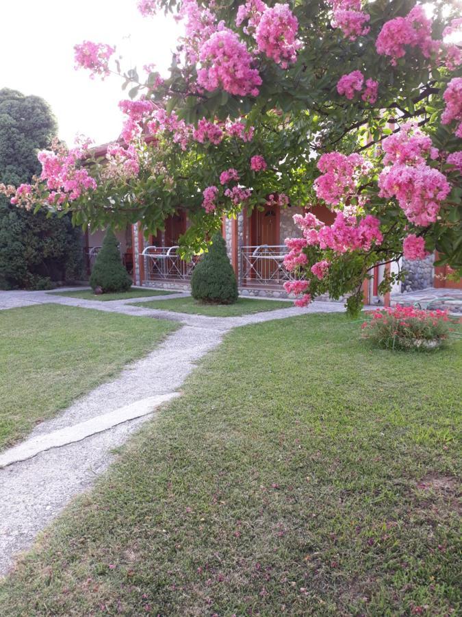 To Konaki Loutraki  Exterior photo