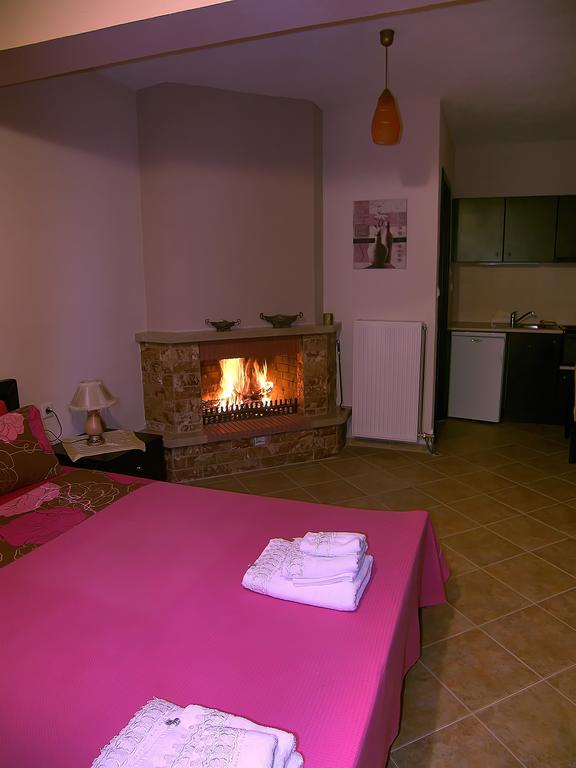 To Konaki Loutraki  Exterior photo