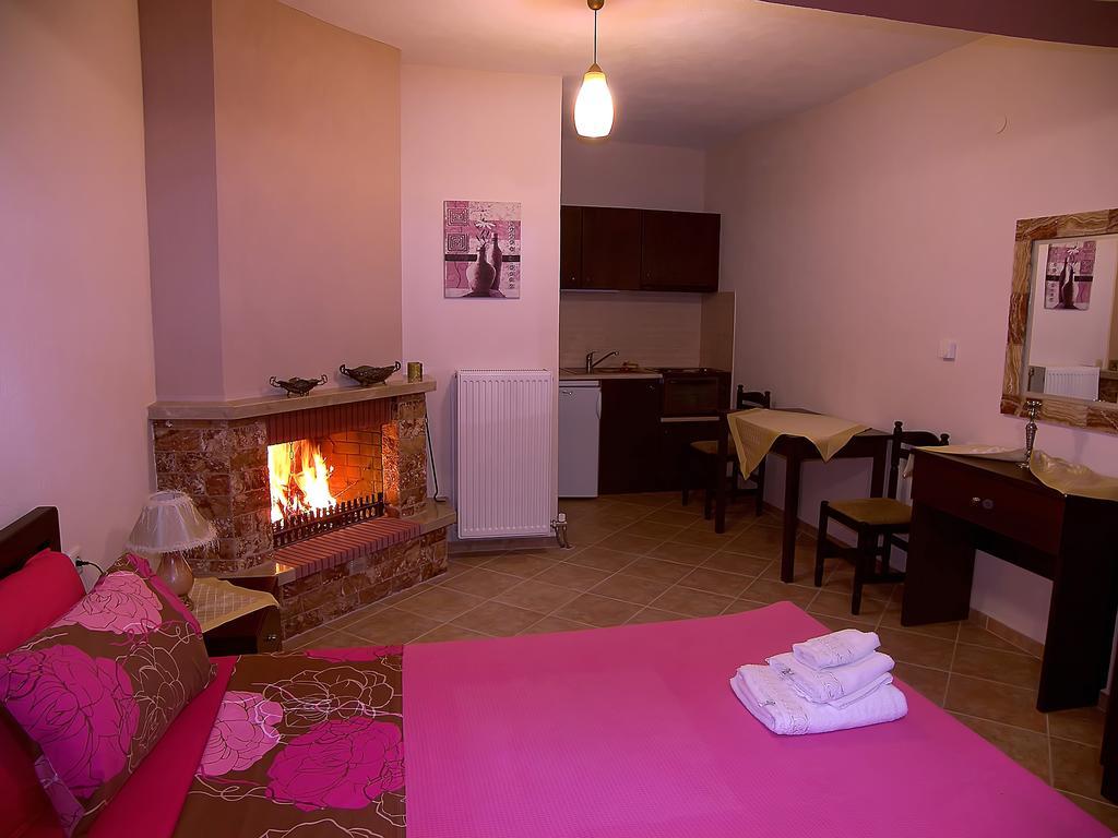 To Konaki Loutraki  Exterior photo