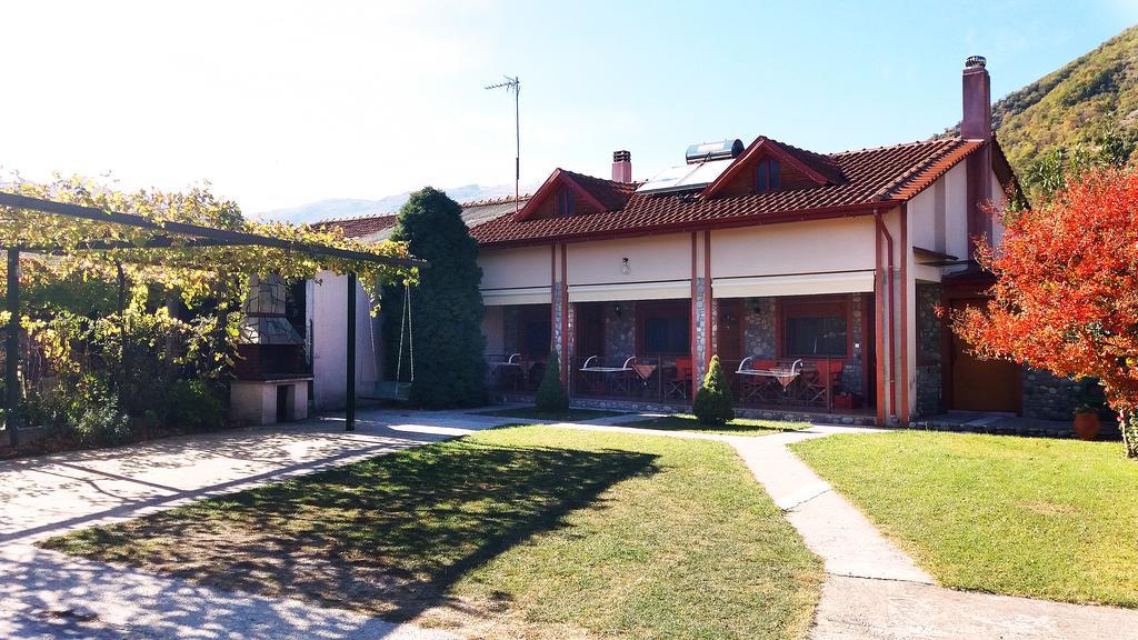 To Konaki Loutraki  Exterior photo